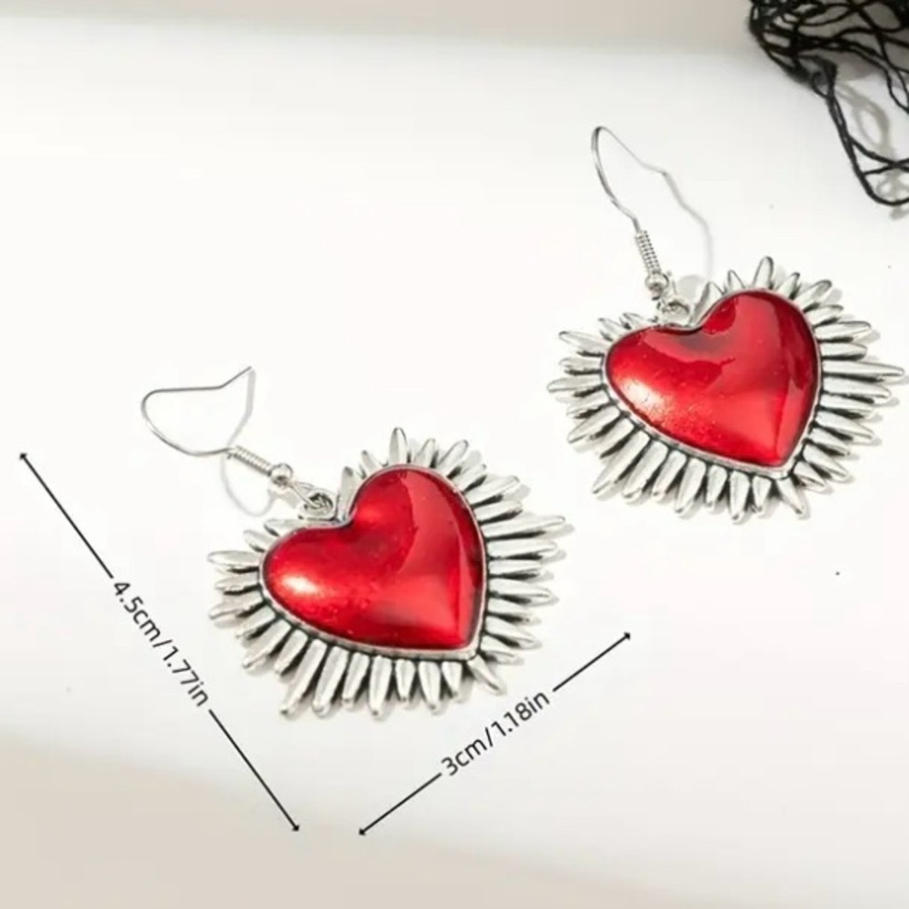 ✨ModCloth Morven Red Gold Heart Earrings - Picture 4 of 5